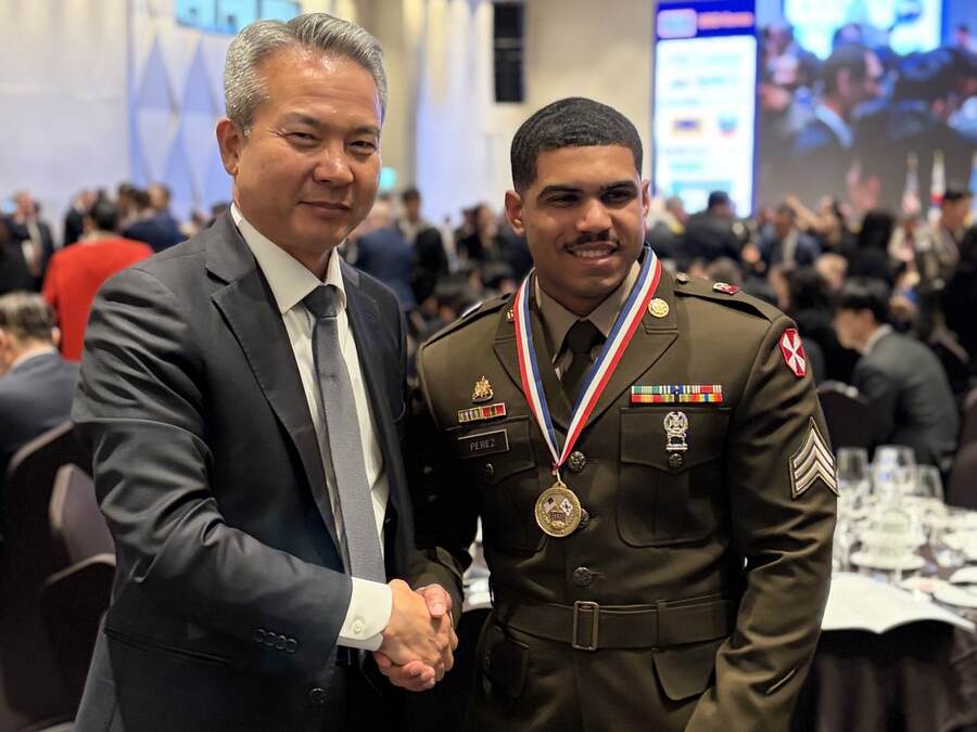 USO Korea Six Star Salute Gala